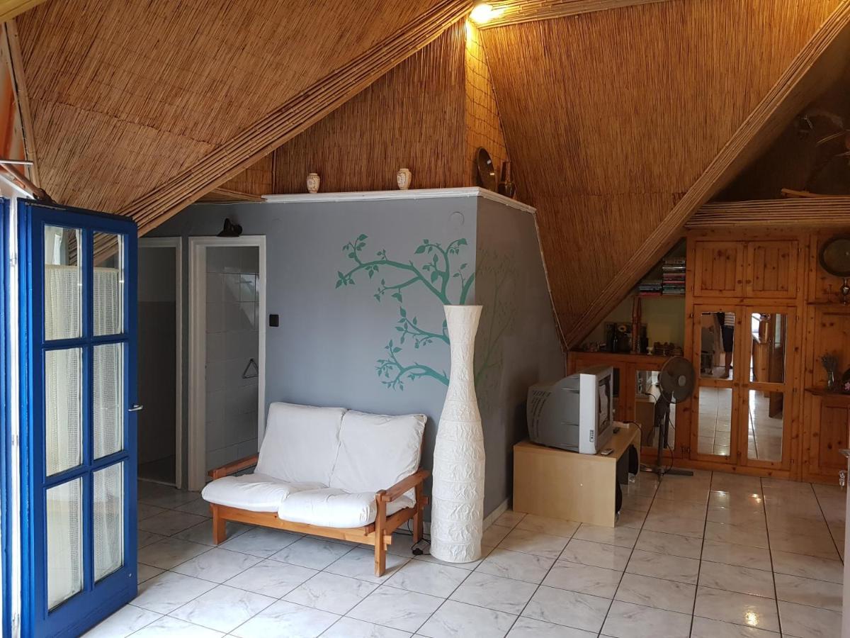 Aron Apartman Badacsonytomaj Luaran gambar
