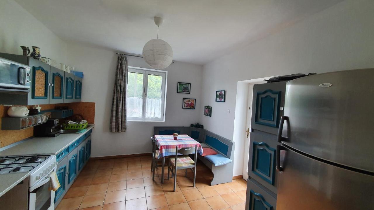 Aron Apartman Badacsonytomaj Luaran gambar