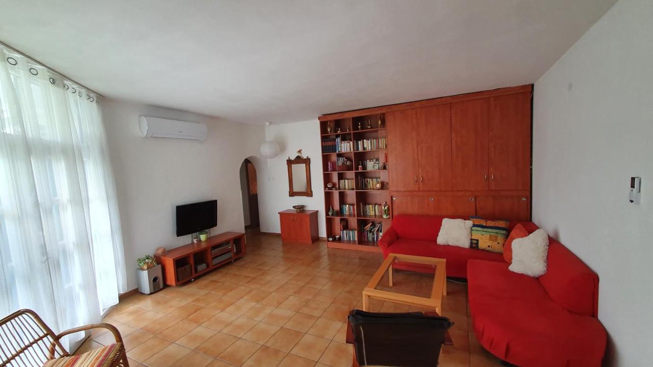 Aron Apartman Badacsonytomaj Luaran gambar